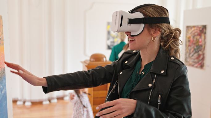 美术馆VR体验虚拟技术头戴装备5g应用科