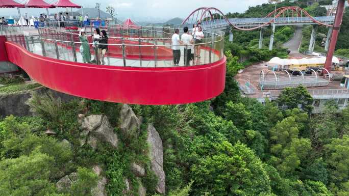 东部华侨城大峡谷登峰造极