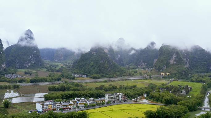 最美高速公路崇靖高速 明仕田园穿云航拍