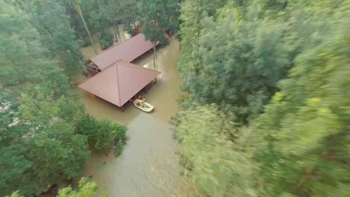 空中救援洪水地区的人员