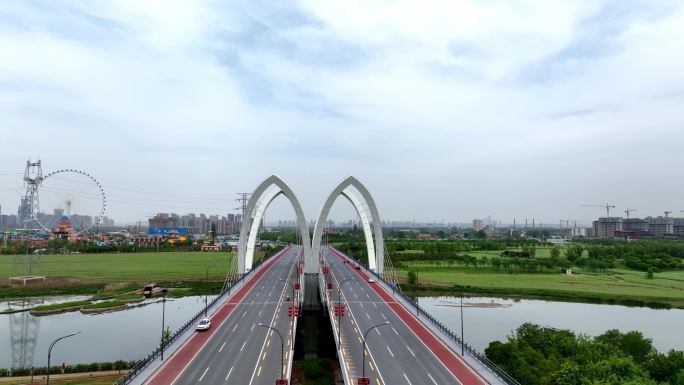 西咸新区欢乐谷镐京桥航拍