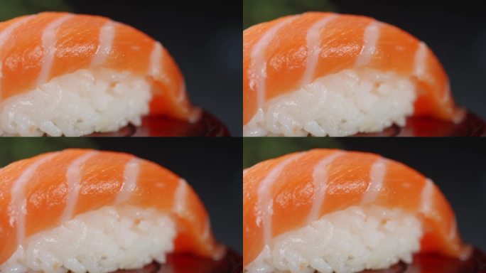 三文鱼寿司从右到左展示