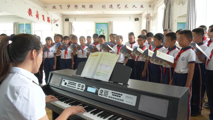 教师 教育 学生 课堂 特色教学