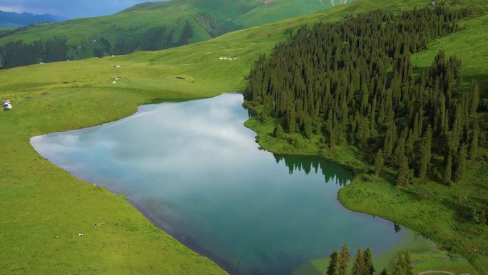 新疆唐布拉仙女湖
