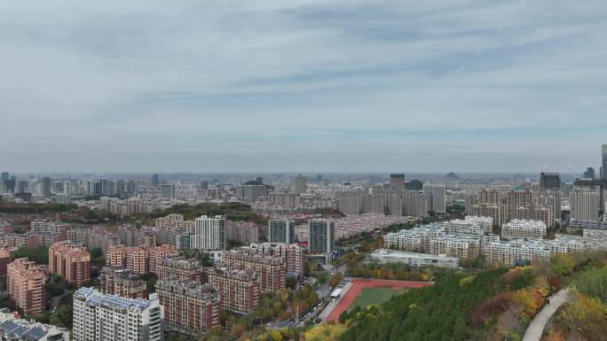 航拍 济南东部 秋日 城市建筑 山体公园