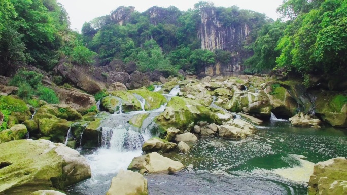 贵州瀑布山清水秀绿水青山风景区
