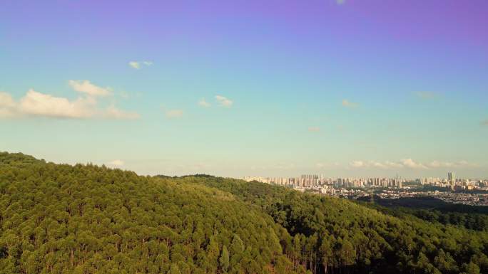 4K 航拍蓝天白云 青山郊野 郊外 城市