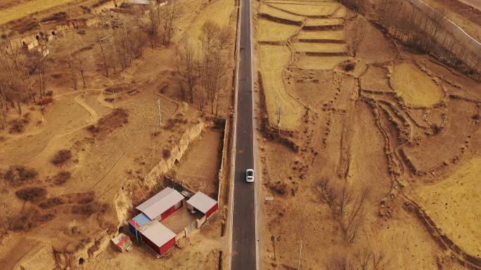 秋末的祁连山道路跟车进山