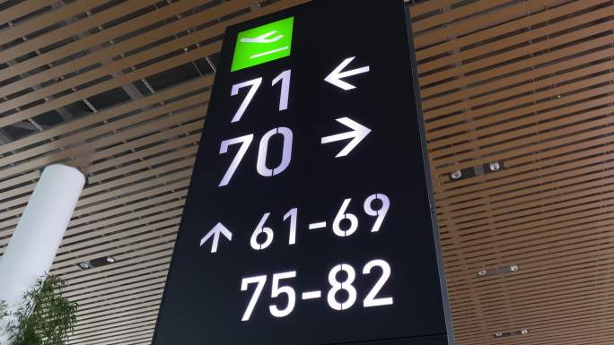 4k60帧机场候机大厅登机口航空指示牌