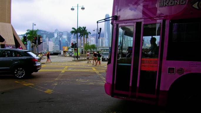香港梳士巴利道广东道公交车巴士过马路