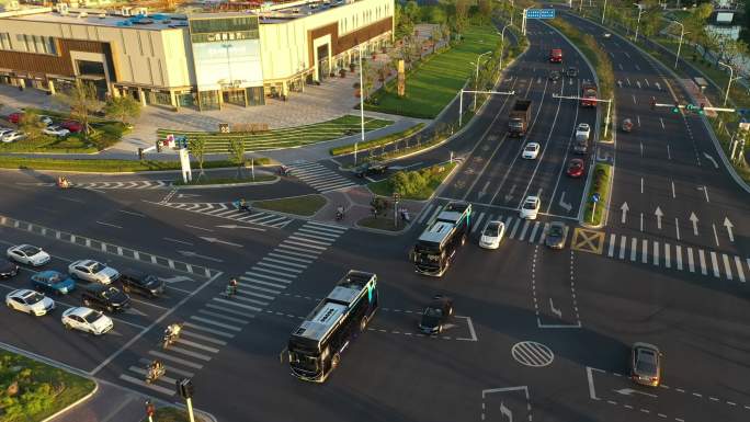 城市发展绿色氢能源公交车