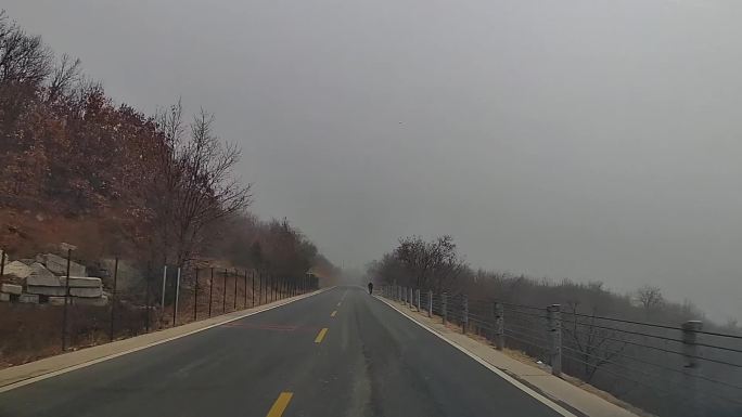 2022北京小雪节大雾中西山自驾02