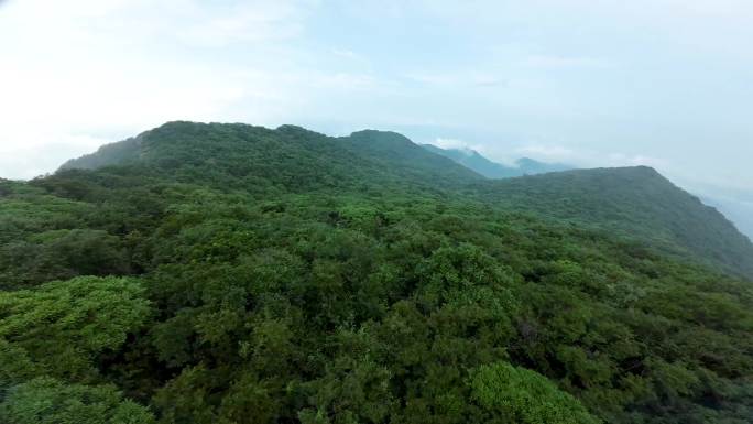 4K穿越机航拍徒步登山登顶4