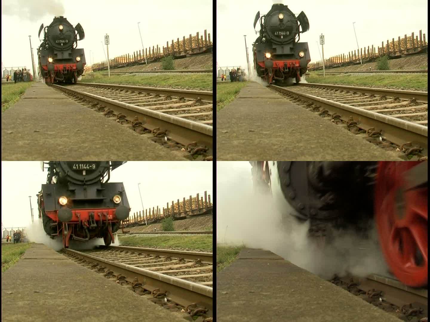 蒸汽机加速铁轨