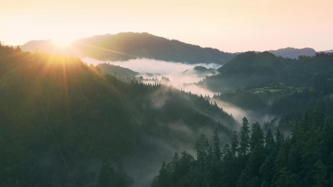 深山云海日出壮丽山河