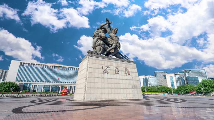 龙岩市人民广场公正在雕塑蓝天白云延时摄影