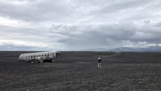 在冰岛南部Solheimafjara的Sólheimasandur Sajid D'costa黑海滩