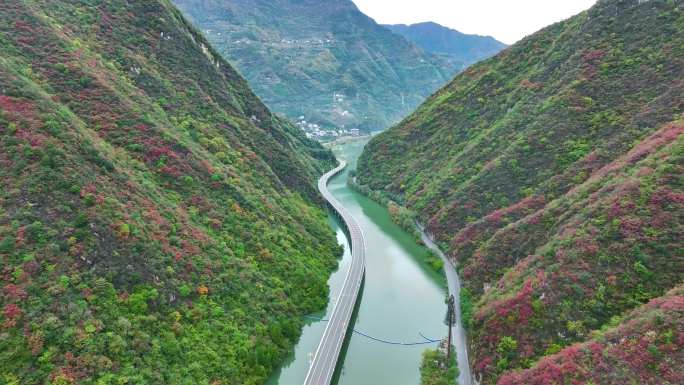 中国最美水上公路兴山绿色公路