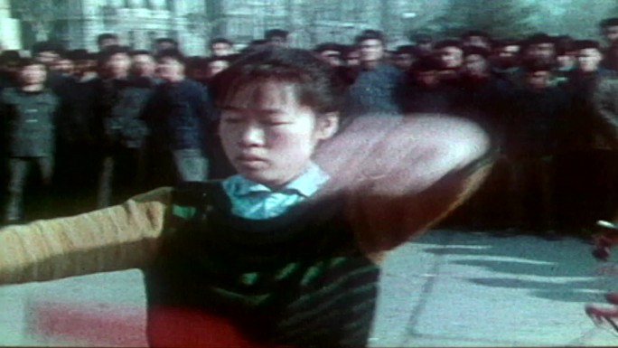 70年代 上海生活 晨练健身 打太极舞剑