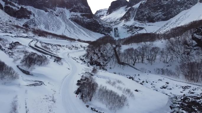 吉林长白山冬季航拍，山峰白雪大气壮美