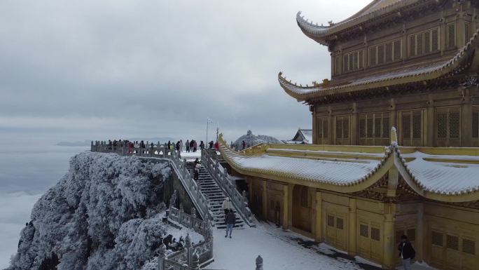 四川佛教名山峨眉山金顶大佛航拍，云海雪景