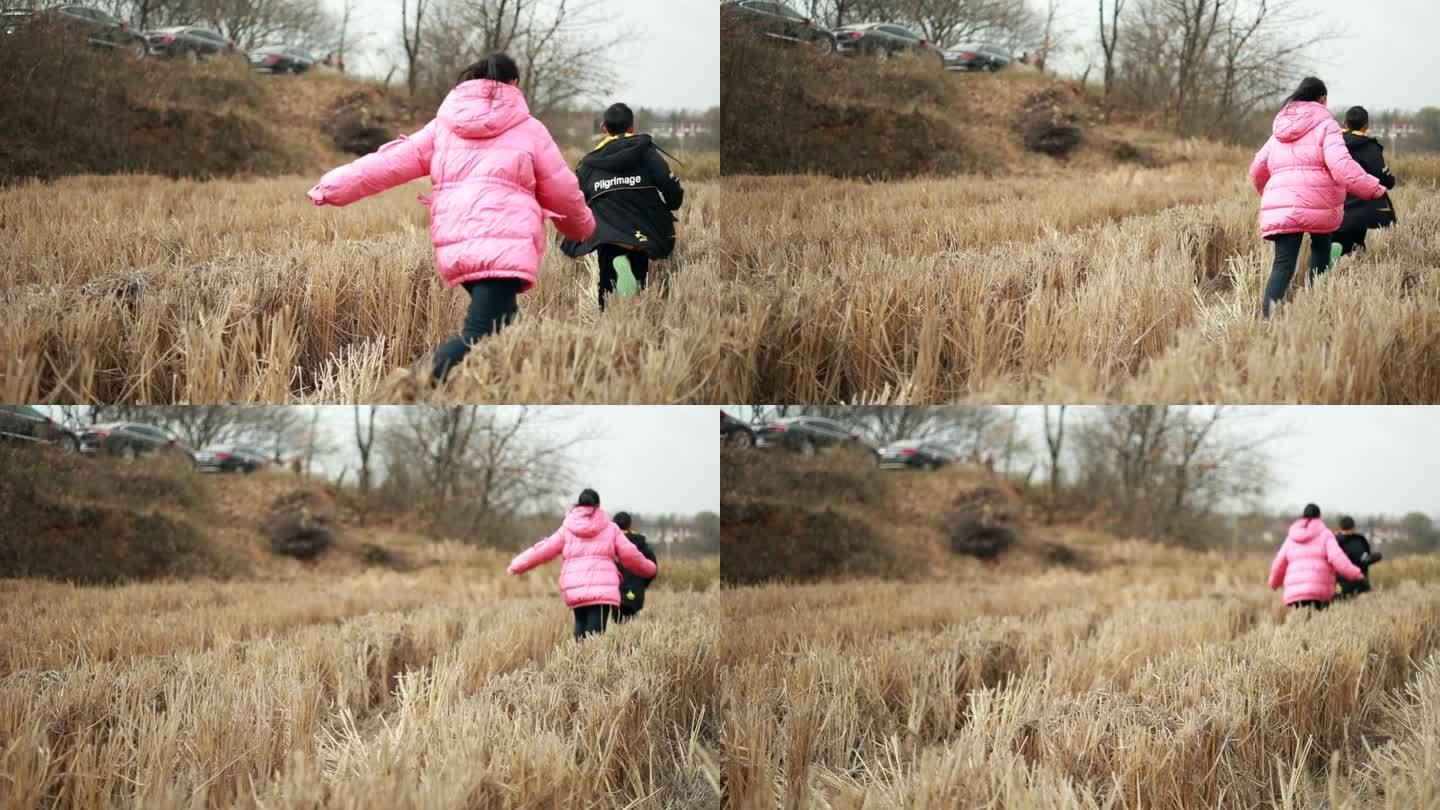 稻田奔跑的儿童