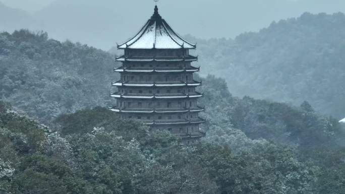 航拍杭州六和塔雪景