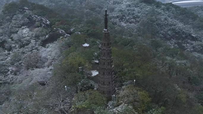 航拍杭州西湖保俶塔雪景