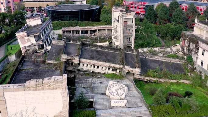 四川汶川地震学校遗迹现场纪念灾难