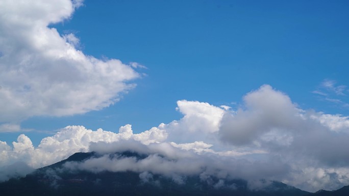 山峰云雾缭绕云海延时雨后山上云朵天气气象