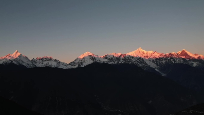 迪庆梅里雪山日照金山延时摄影