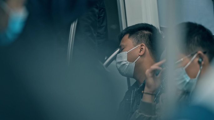 深圳地铁人挤人