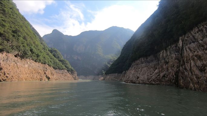 壮丽雄奇的长江三峡青山绿水第一视角