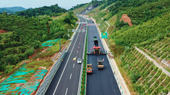 航拍沥青铺设道路质量检测