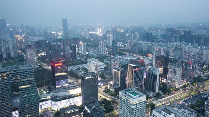 黄昏时分杭州滨江新城城市景观的延时鸟瞰图