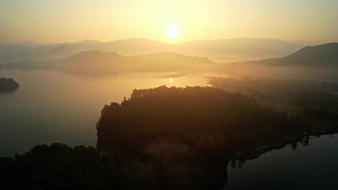 余姚四明湖日出美景