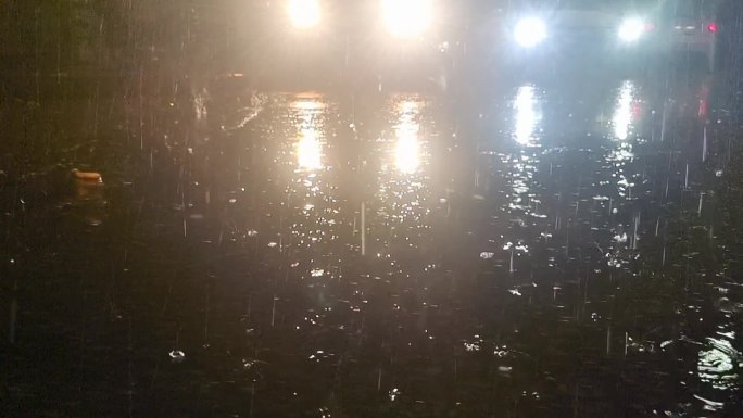 灯光幻影雨飘雨天夜市 深夜雨滴 毛毛细雨