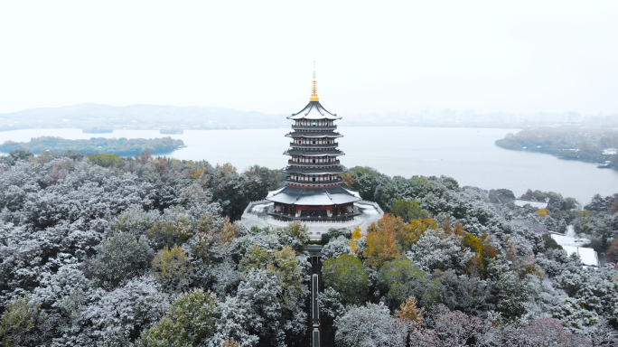 杭州西湖雷峰塔雪景