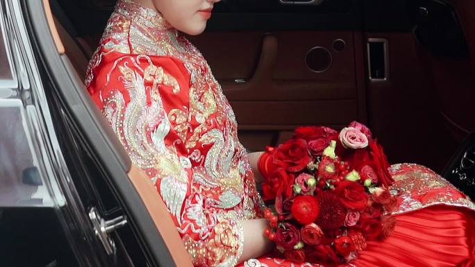 中式秀禾服新娘手捧花