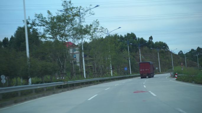 乡村公路行驶汽车行车记录仪驾驶第一视角