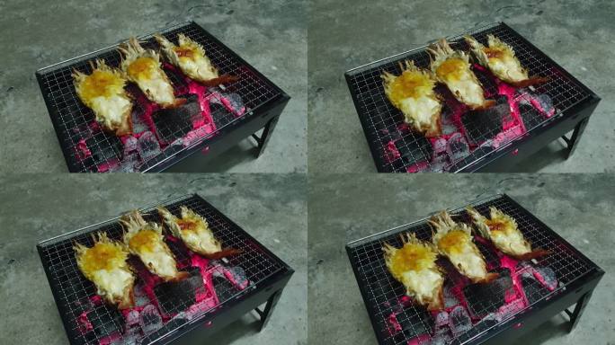 木炭炉上的烤虾。木炭炉上的烤虾烧烤