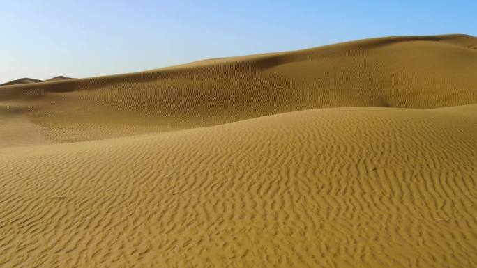 航拍腾格里沙漠乌苏里沙漠塔里木盆地沙漠