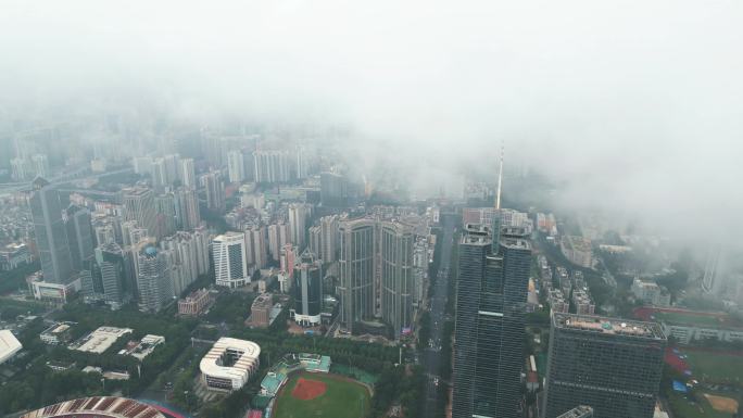 广州天河区穿雾航拍