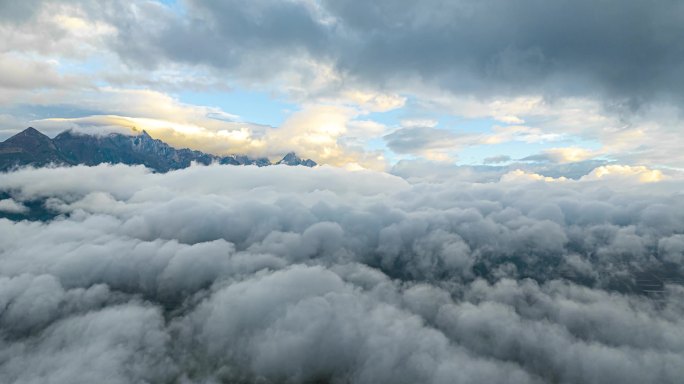 航拍云南丽江黑龙潭玉龙雪山长焦镜头