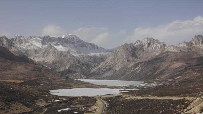 4K四川甘孜州理塘巴塘海子山的姊妹湖全景