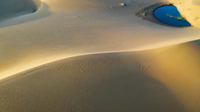 航拍腾格里沙漠乌苏里沙漠塔里木盆地沙漠