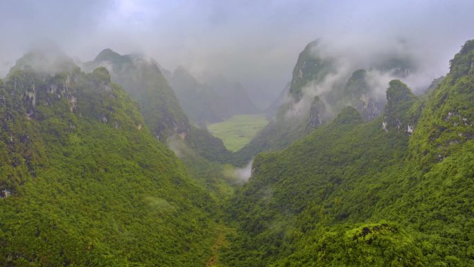 4K延时航拍崇左大新高速出口云海美景