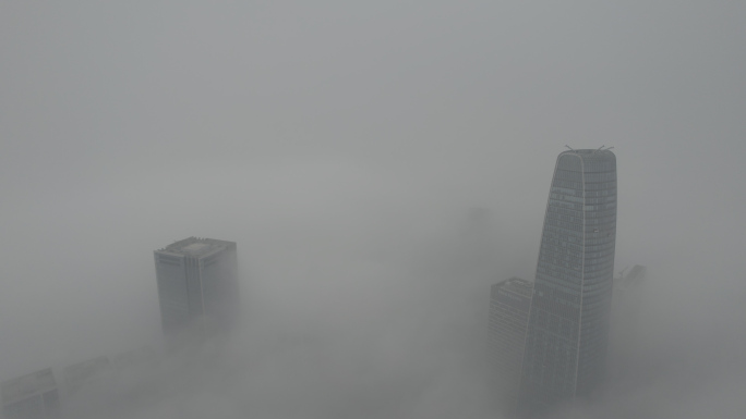 雾霾云雾天空城市高楼天际线水泥森林4K