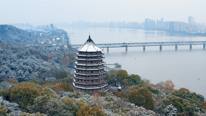 杭州市钱塘江六和塔九溪雪景航拍