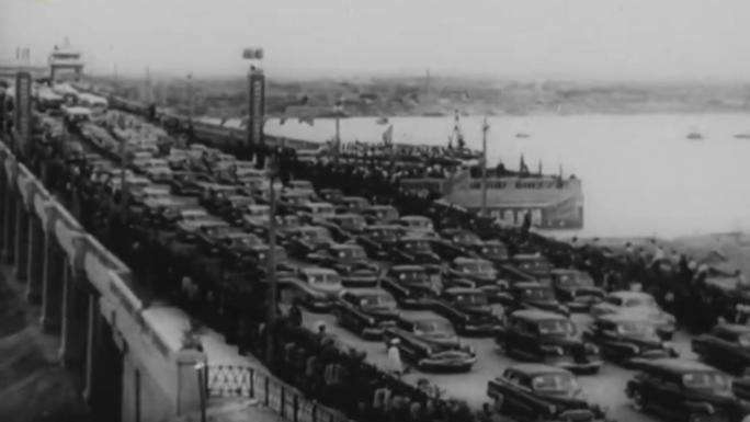 1957年 武汉长江大桥建成通车